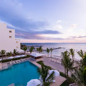 Izla Front Hotell